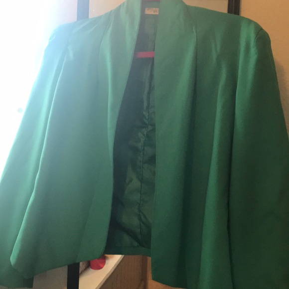 Blazer. - Picture 2 of 2